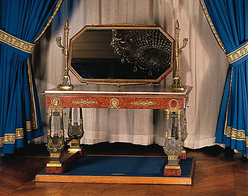 Jacob-Desmalter, table de toilette Jacob-Desmalter, table de toilette